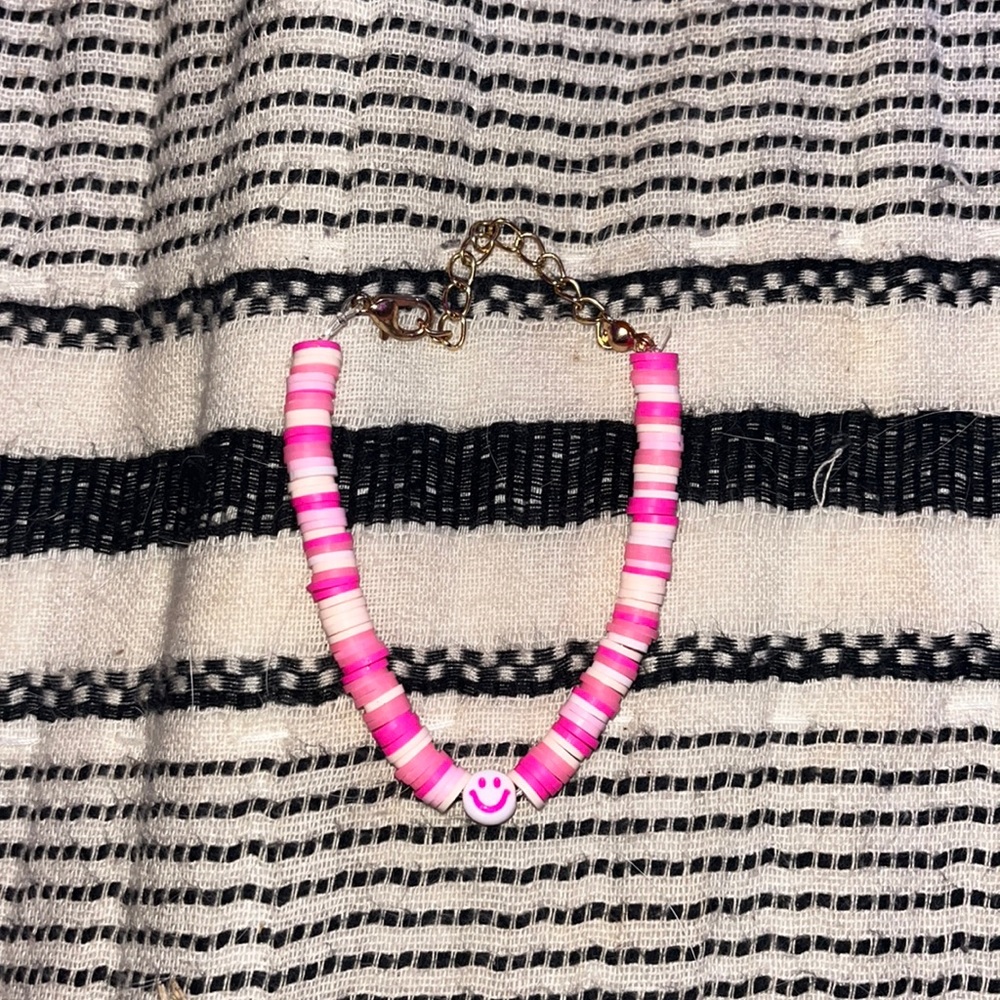 •Hand made smiley face clay bead bracelet•